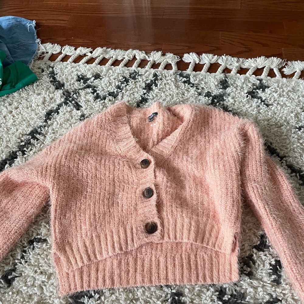 Wild and fabel cropped sweater